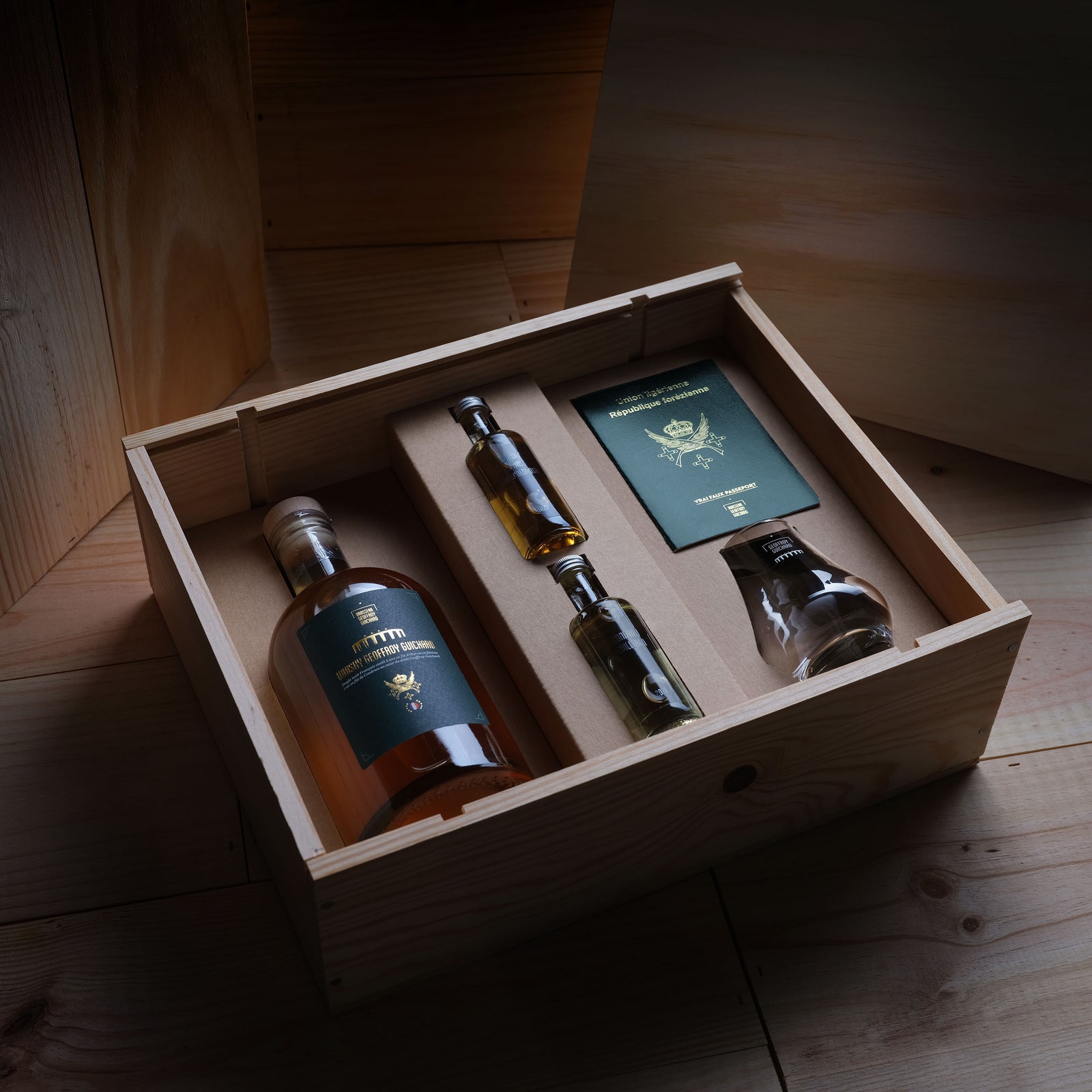 - Coffret collector numéroté - Whisky Geoffroy Guichard - 70cl